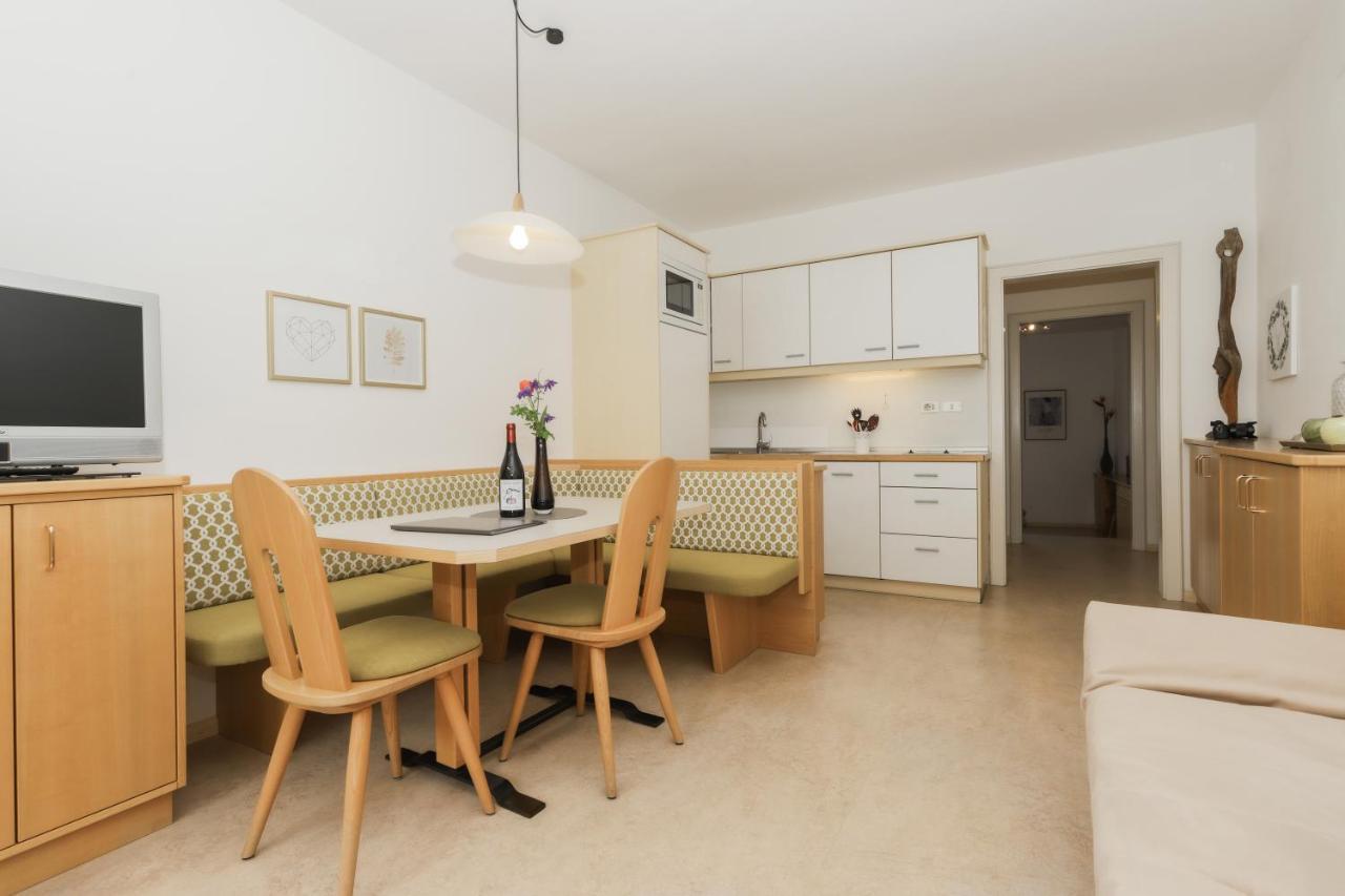 Residence Hof Am Keller Монтаня Екстериор снимка